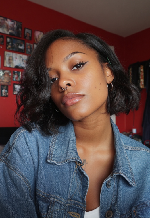 clients-femme-20-30-ans - magnet a Guadeloupe - Optique Carnot