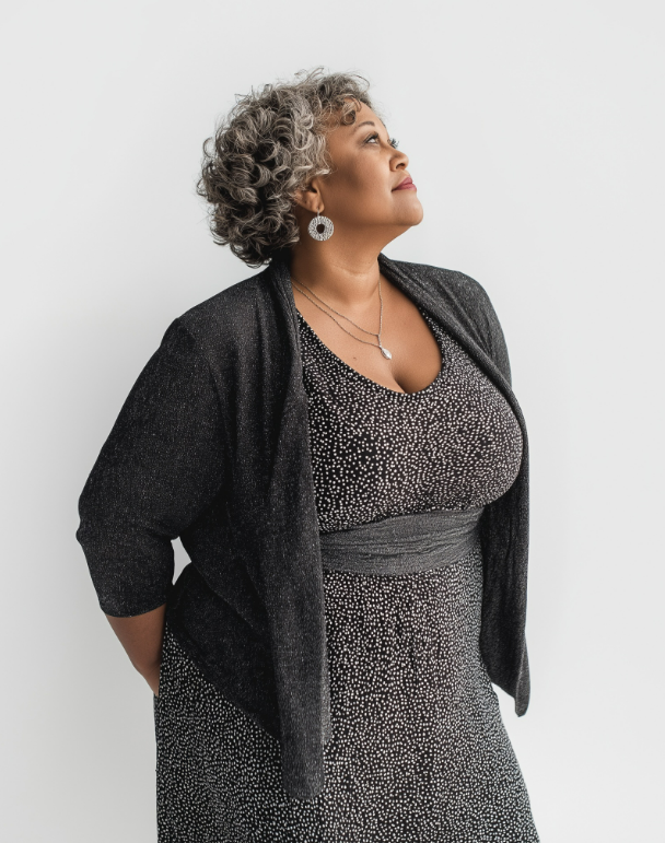 clients-femme-60-70-ans - Magnet bois a Baie Mahault - Optique Carnot